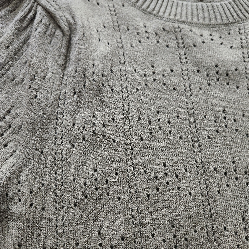 Green sweater - Picture 4 of 5